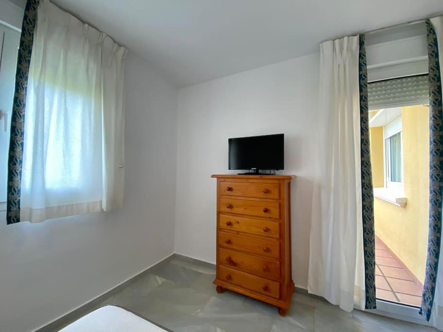 Villa Entre Hoyos Y La Playa Grupo Ac Gestion à Novo Sancti Petri Extérieur photo